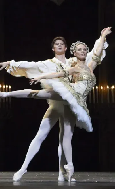 Baletti: Pähkinänsärkijä (ei väliaikatarjoilua)